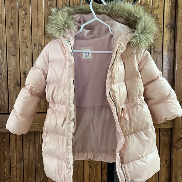 Pink puffer coat with fur trim - Picture 3 of 3
